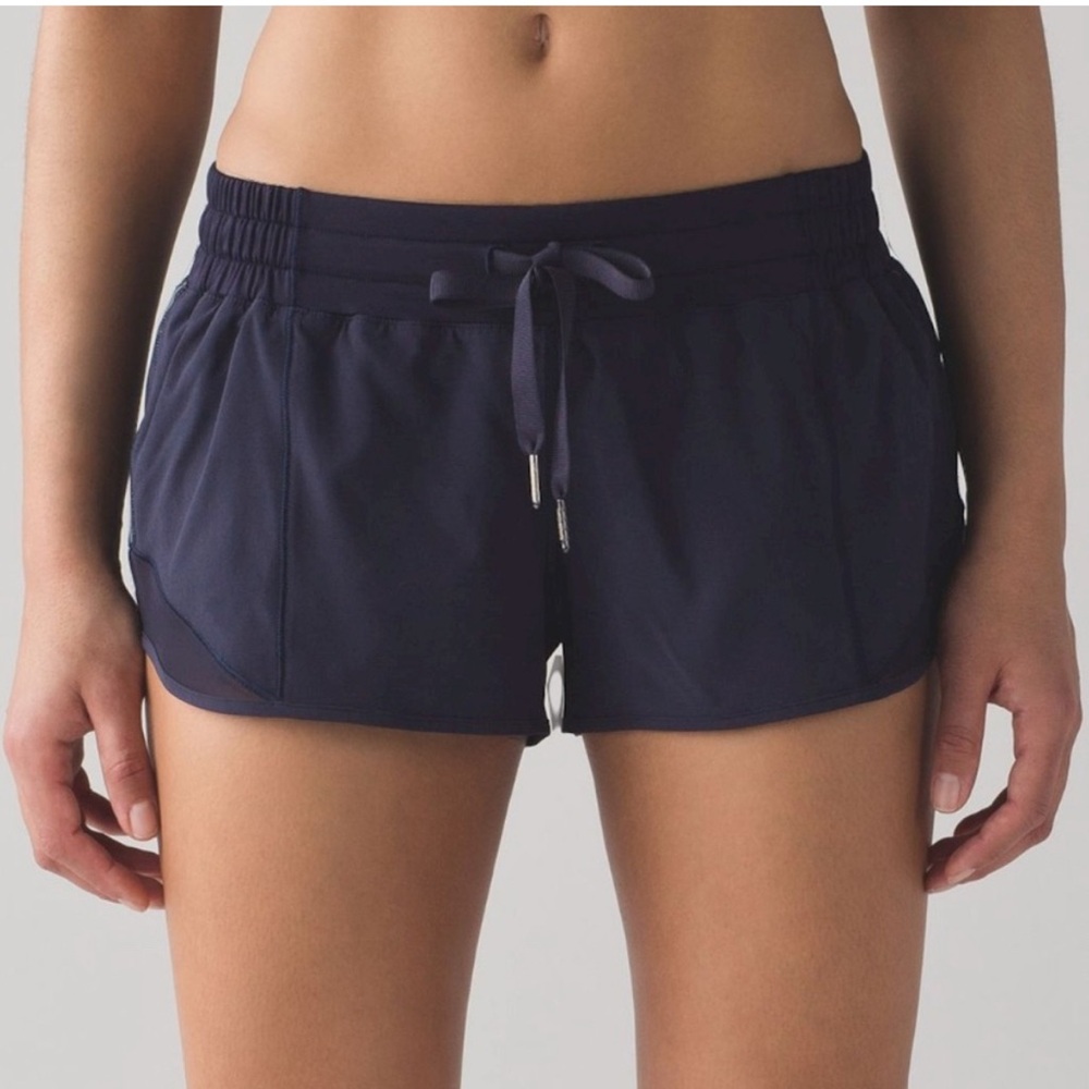 Lululemon Hotty Hot shorts 2.5” True Navy Size 12